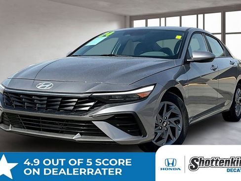 Used 2024 Hyundai Elantra SEL FWD image 1