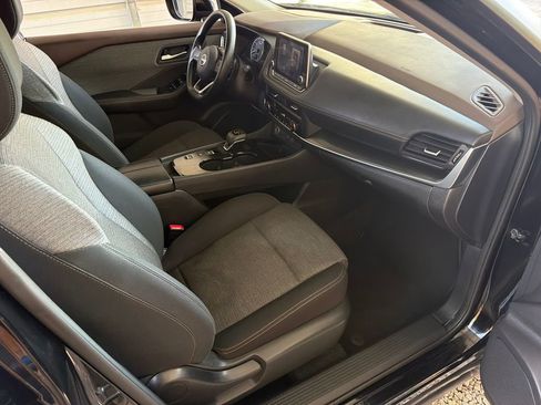 Used 2023 Nissan Rogue SV image 25