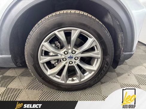Used 2022 Ford Explorer Limited w/ Equipment Group 301A AWD/4WD image 32