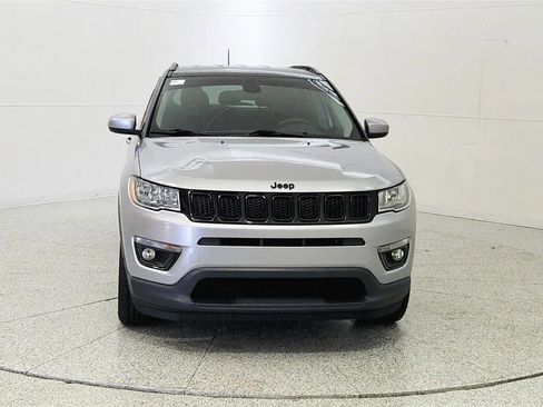 Used 2018 Jeep Compass Latitude AWD/4WD image 2