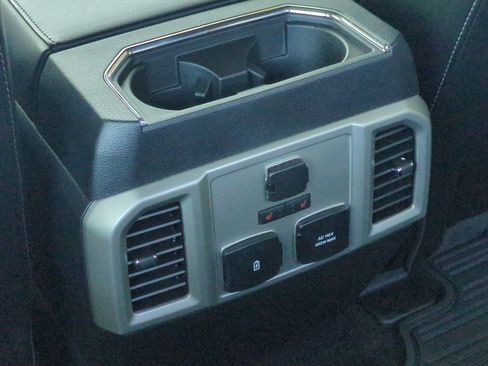 Used 2018 Ford F150 Lariat w/ Equipment Group 502A Luxury AWD/4WD image 40