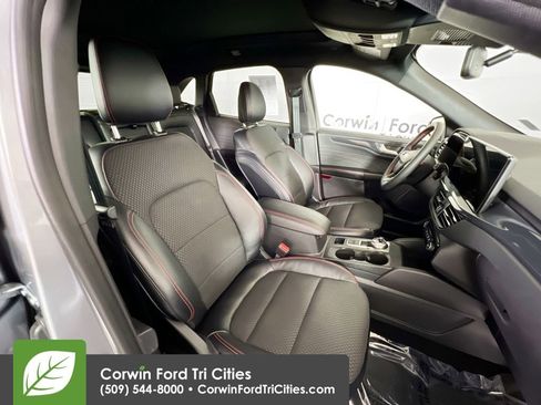 Used 2024 Ford Escape ST-Line Elite w/ Class II Trailer Tow Package image 17