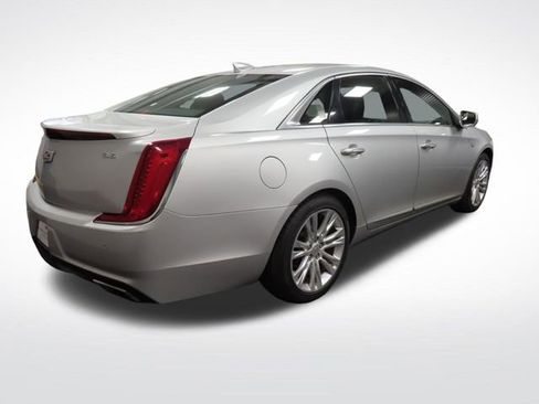 Used 2019 Cadillac XTS Luxury image 5
