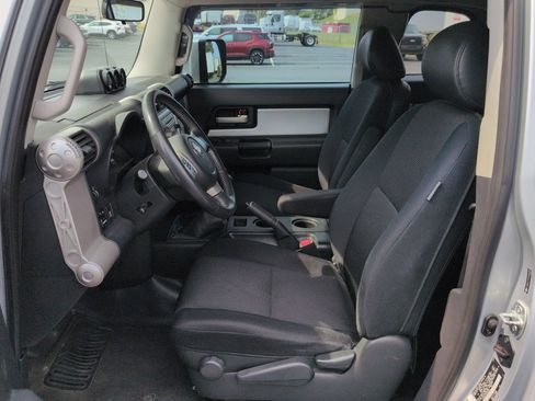 Used 2007 Toyota FJ Cruiser 4WD image 17