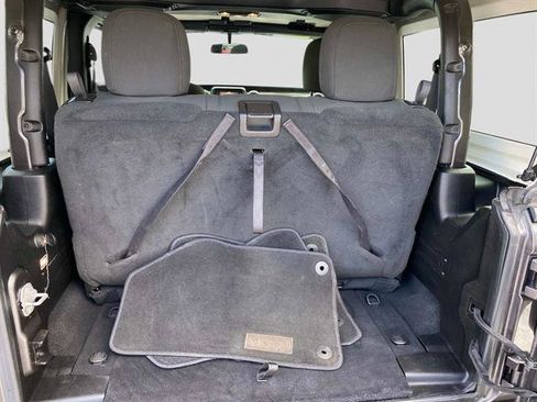 Used 2019 Jeep Wrangler Sport image 5