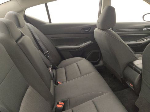 Used 2024 Nissan Altima 2.5 SV image 19