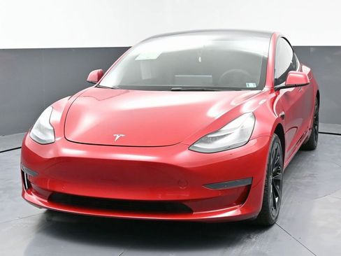 Used 2022 Tesla Model 3 Standard Range image 4
