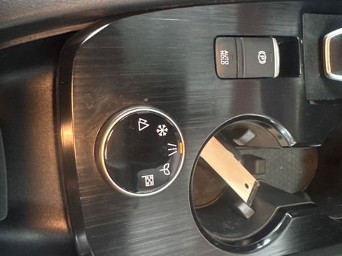 Used 2021 Nissan Rogue S image 18