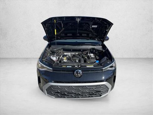 Used 2025 Volkswagen Taos SE image 19