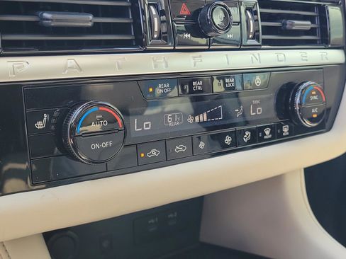 New 2026 Nissan Pathfinder SL image 32