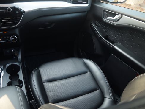 Used 2020 Ford Escape SEL image 15