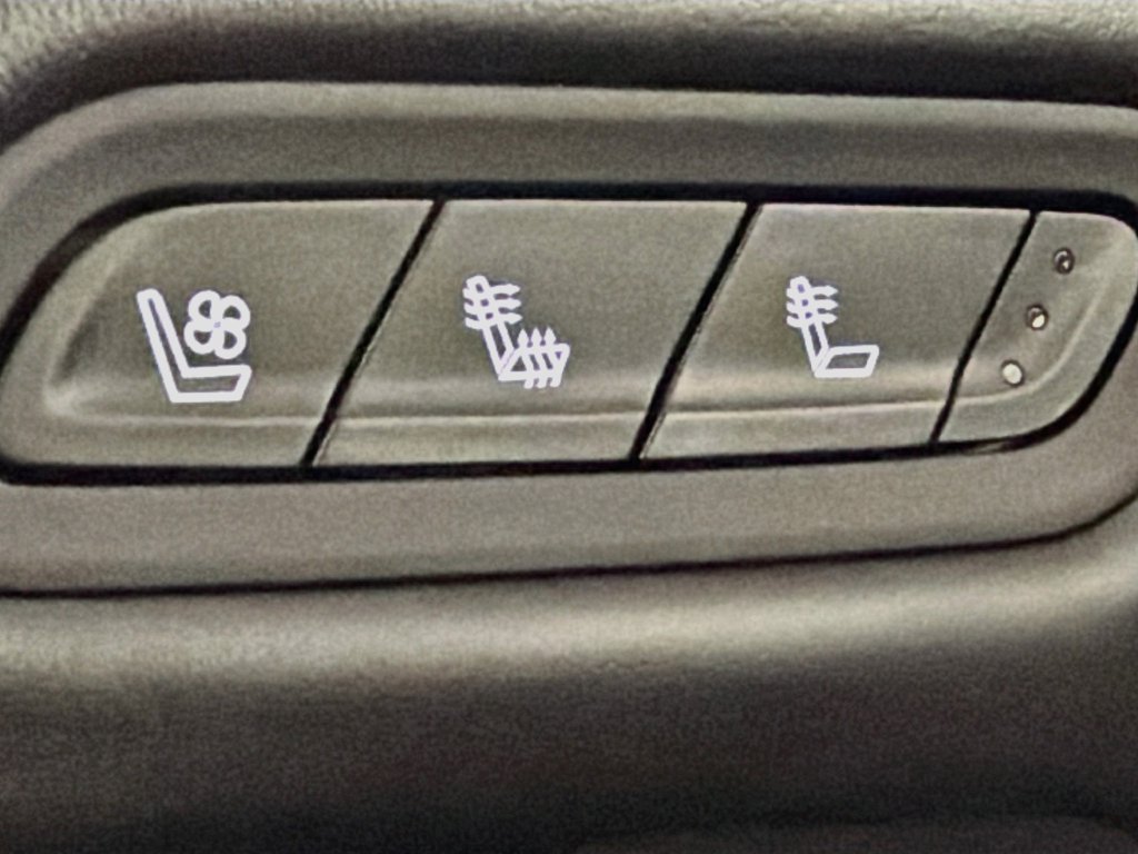 Used 2023 Cadillac Escalade V AWD/4WD image 21