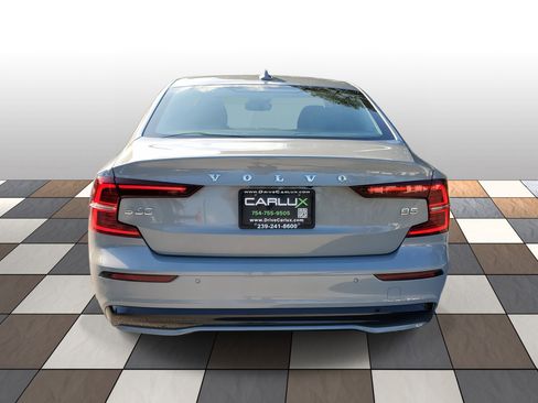 Used 2024 Volvo S60 B5 Core image 5