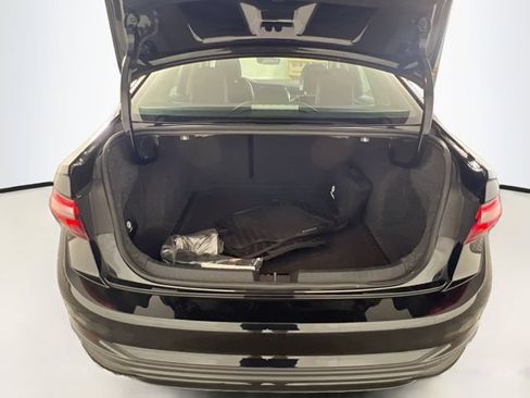 Used 2023 Volkswagen Jetta SE FWD image 29