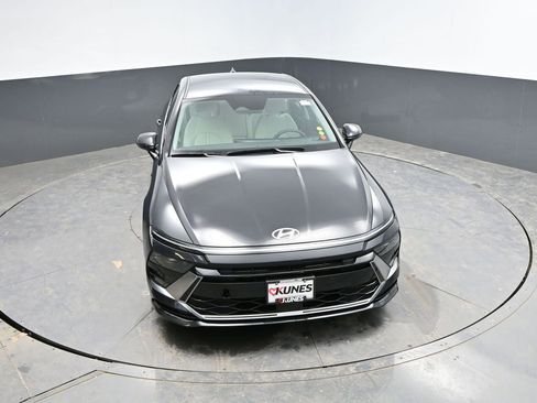 Used 2025 Hyundai Sonata SEL FWD image 21