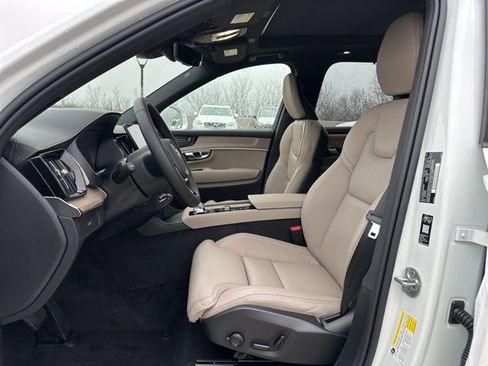 New 2026 Volvo XC90 B6 Ultra w/ Protection Package image 13