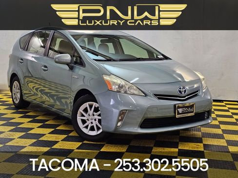 Used 2014 Toyota Prius V Three image 1