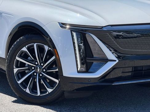 Certified 2024 Cadillac Lyriq Sport RWD image 12