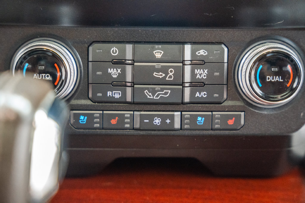 Used 2020 Ford F150 King Ranch w/ Equipment Group 601A Luxury AWD/4WD image 34