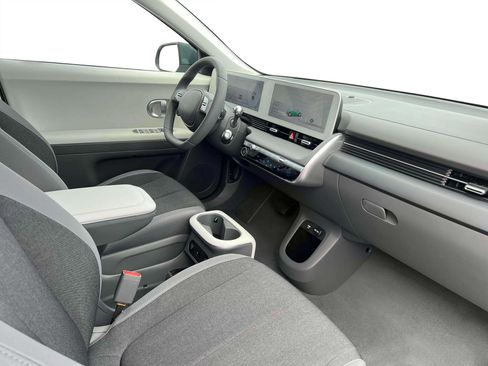 Used 2024 Hyundai Ioniq 5 SEL image 15