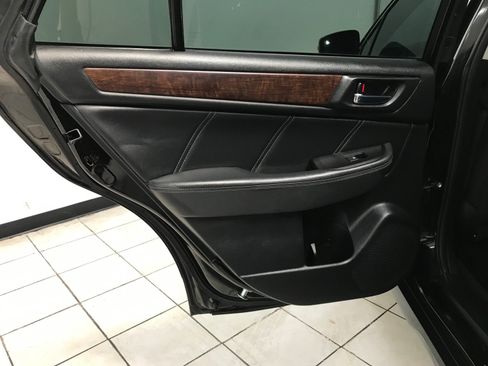 Used 2019 Subaru Outback 2.5i Limited w/ Popular Package #2 AWD/4WD image 10