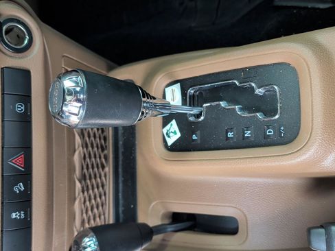 Used 2017 Jeep Wrangler Unlimited Rubicon w/ Connectivity Group AWD/4WD image 21