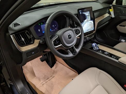 New 2026 Volvo XC60 B5 Plus w/ Protection Package Premier image 8