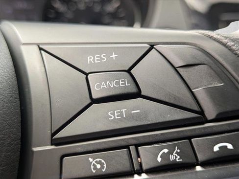 Used 2018 Nissan Rogue Sport SV AWD/4WD image 15