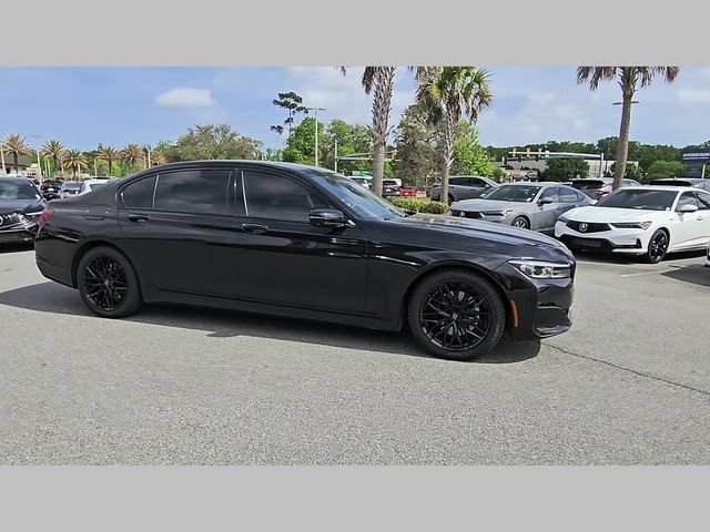 Used 2022 BMW 740i w/ Premium Package RWD image 29