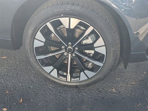 Certified 2026 Volvo XC60 B5 Plus w/ Protection Package Premier image 13