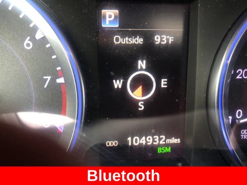 Used 2019 Toyota Highlander XLE AWD/4WD image 6