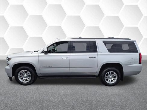 Used 2017 Chevrolet Suburban LT AWD/4WD image 6