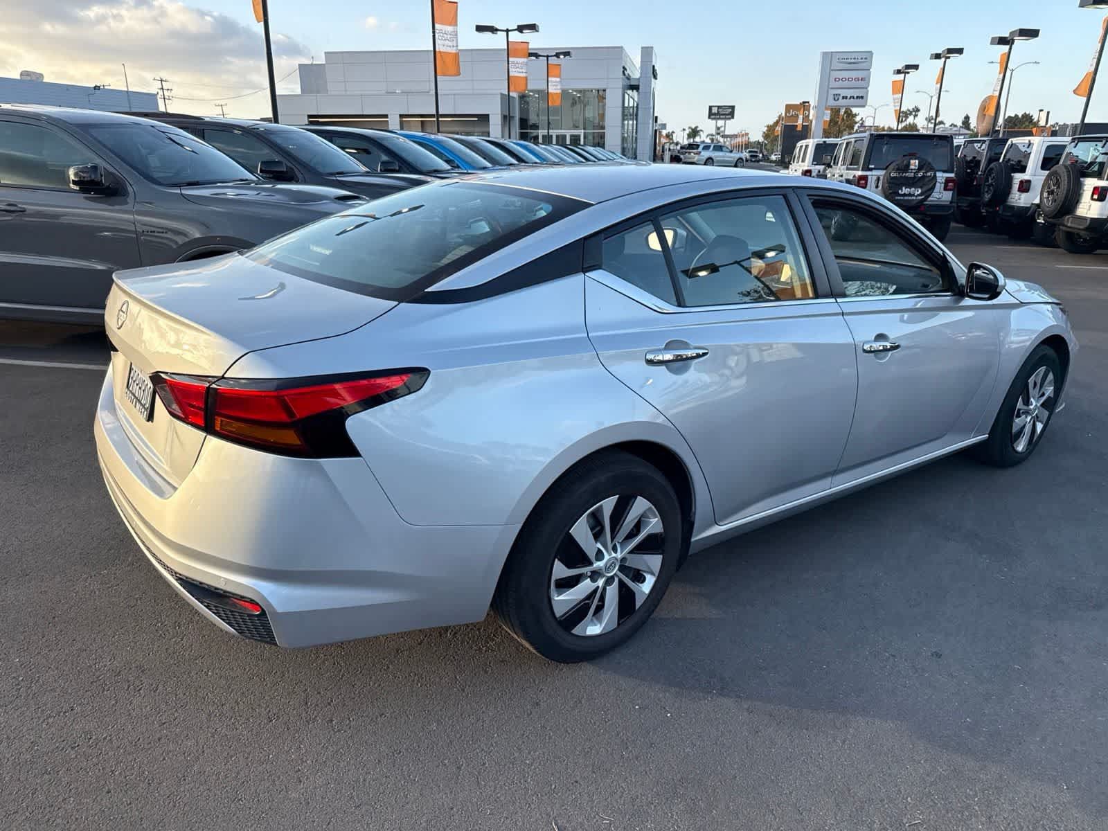 Used 2023 Nissan Altima 2.5 S FWD image 12