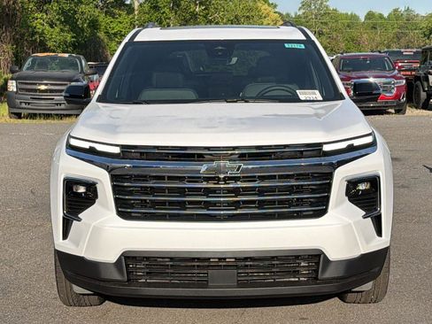 New 2026 Chevrolet Traverse LT w/ Sun and Wheel Package image 2