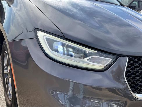 Used 2022 Chrysler Pacifica Limited image 26