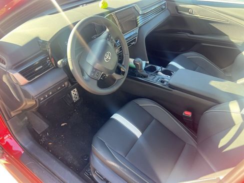 Used 2026 Toyota Camry SE image 7