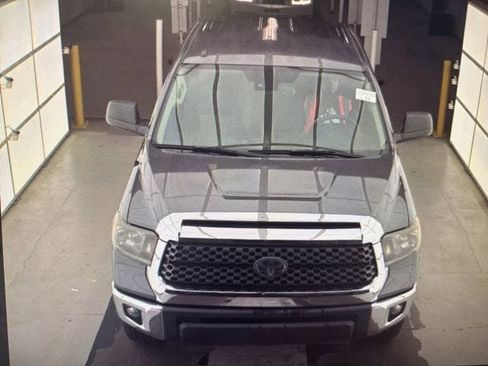 Used 2018 Toyota Tundra SR5 w/ SR5 Upgrade Package image 2