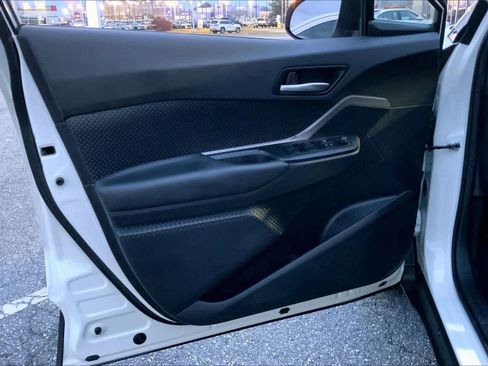 Used 2021 Toyota C-HR LE image 20