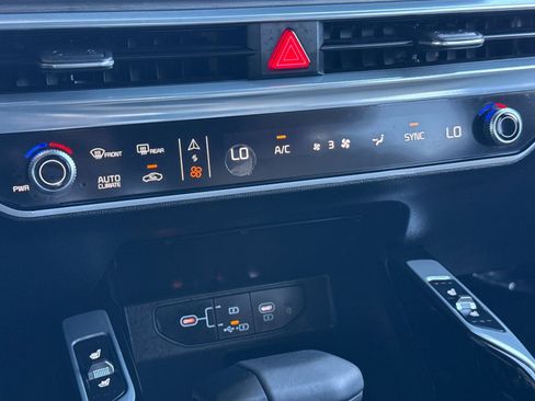 New 2026 Kia Sorento SX Prestige w/ Olive Brown Leather Package image 25