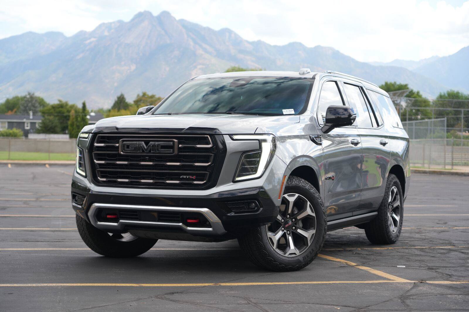 Used 2026 GMC Yukon AT4 Ultimate w/ LPO, Illumination Package AWD/4WD image 1