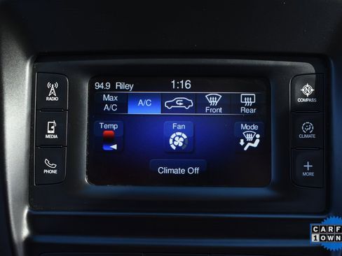 Used 2015 Chrysler 200 Limited w/ Convenience Group image 38