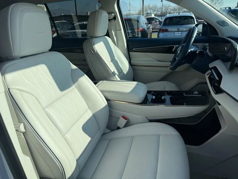 Used 2025 Buick Enclave Avenir w/ Trailering Package, 5000 lbs. image 32