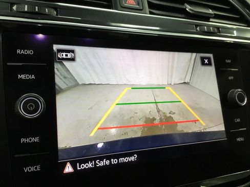 Used 2021 Volkswagen Tiguan SEL image 11