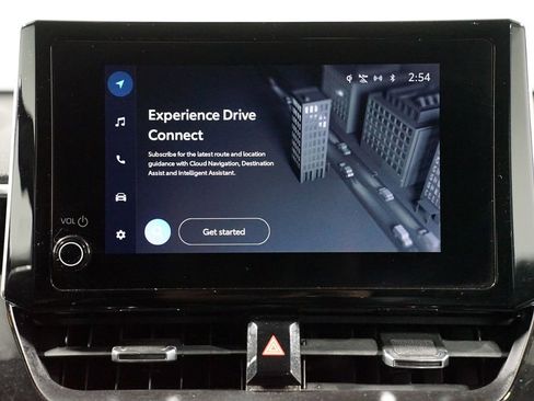 Used 2024 Toyota Corolla Cross XLE image 17