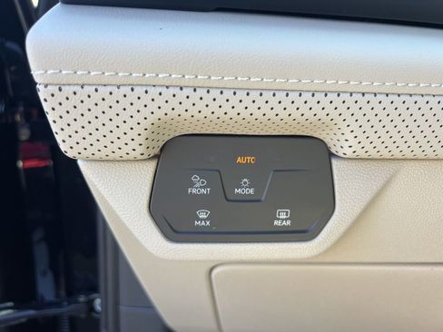 New 2026 Volkswagen Atlas SE image 21