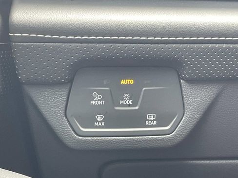 Certified 2024 Volkswagen Atlas SE image 22