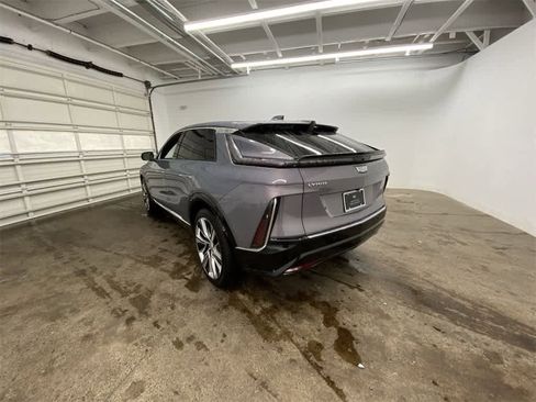 Certified 2025 Cadillac Lyriq Luxury w/ Nappa Leather Package image 4