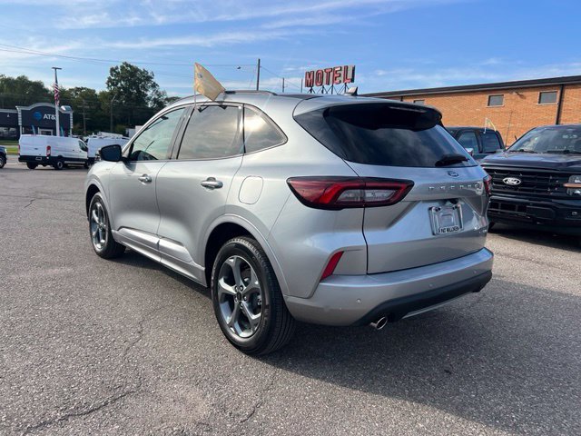 Certified 2024 Ford Escape ST-Line w/ Tech Pack #1 AWD/4WD image 6