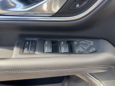 Used 2023 Chevrolet Suburban Premier image 29