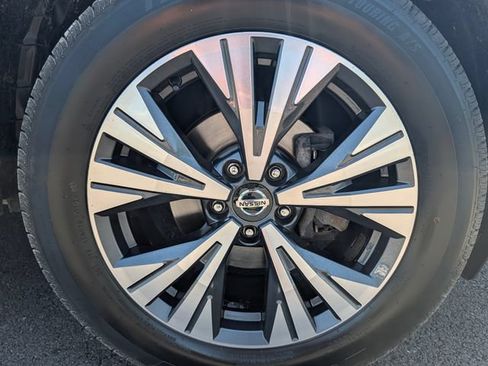 Used 2021 Nissan Rogue SV AWD/4WD image 9